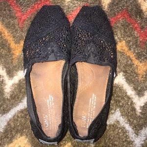 Black floral lace toms